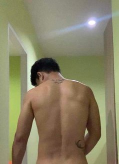 Nicky - Male escort in Doha Photo 9 of 15
