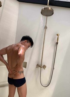 Nicky - Male escort in Doha Photo 10 of 15