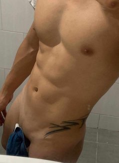 Nicky - Male escort in Doha Photo 11 of 15