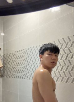 Nicky - Male escort in Doha Photo 14 of 15