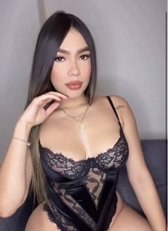 Nico - puta in Abu Dhabi Photo 4 of 6