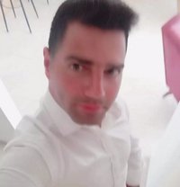 Nico0olas - Intérprete masculino de adultos in Beirut