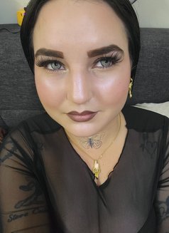 Nicol - masseuse in Dubai Photo 8 of 10