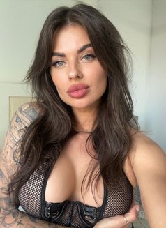 Nicol - escort in Dubai Photo 6 of 7