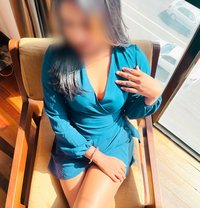 Nicola Independent Gfe - puta in Colombo Photo 1 of 12
