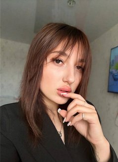 Nicole - escort in Dubai Photo 9 of 12