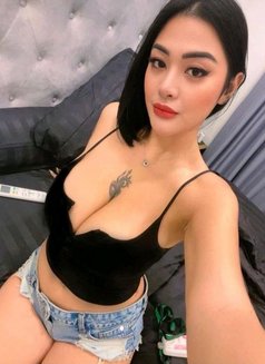 Nicole - escort in Osaka Photo 5 of 7