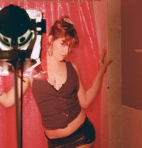 Nicole Dickman - puta in Paris