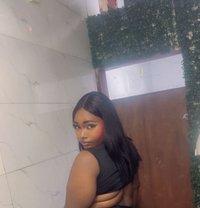 Nicole - puta in Lagos, Nigeria