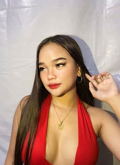 Nicole - escort in Manila Photo 2 of 6