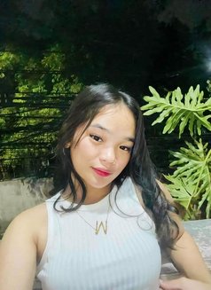 Nicole - escort in Manila Photo 4 of 6