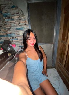 Nicole - escort in Manila Photo 4 of 6