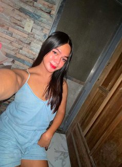 Nicole - escort in Manila Photo 5 of 6