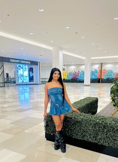 Nicole - escort in Al Manama Photo 7 of 10
