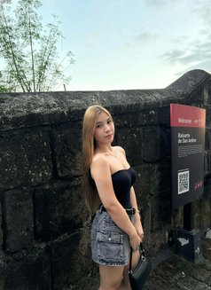 Nicole - escort in Singapore Photo 5 of 5