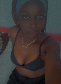 Nicole - escort in Mombasa Photo 3 of 5