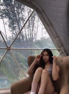 Nicole Labarette - adult performer in Dubai Photo 3 of 16