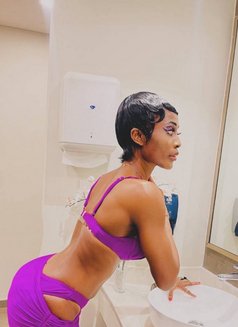 Nicole - escort in Dubai Photo 3 of 10