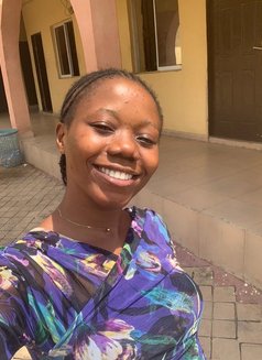 Nicole - escort in Cairo Photo 2 of 5