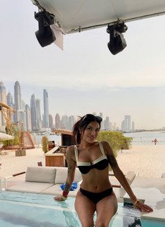 Nicole - puta in Dubai Photo 11 of 12