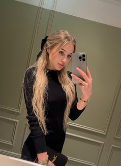 Nicole - escort in Dubai Photo 6 of 6