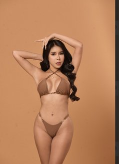 Nicole - escort in New Delhi Photo 4 of 6