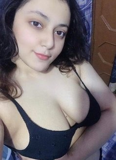 Nida Khatoon - escort in Mumbai Photo 1 of 4