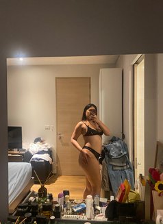 Nida - escort in Bangkok Photo 5 of 17
