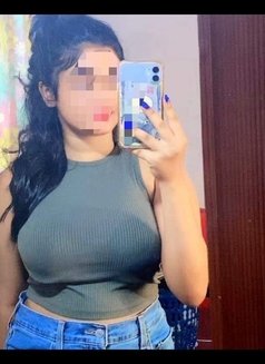 Nidhadi independent hot girl - puta in Colombo Photo 4 of 5