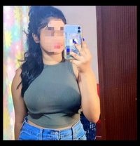 Nidhadi independent hot girl - escort in Colombo