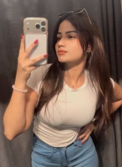 Nidhi Best % Escort - escort in Mumbai Photo 1 of 1