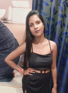 Nidhi (Cam and Real Meet) - escort in Mumbai Photo 1 of 2