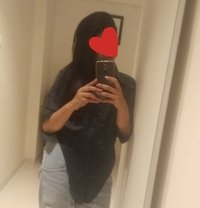 NIDHI ❣️Cam & real meet available ❣️ - puta in Bangalore Photo 1 of 1