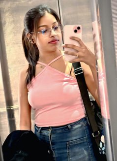 Nidhi ( Cam Show & Real Meet) 🤍 24 - puta in Bangalore Photo 4 of 4
