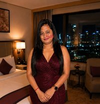 Nidhi(real or cam) - puta in Hyderabad