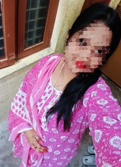 Nidhi Independent Girl - escort in Bangalore Photo 1 of 3