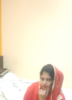 Nidhi - escort in Bangalore Photo 5 of 6