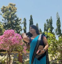 Nidhi - puta in Coimbatore Photo 1 of 3