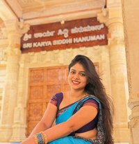Nidhi - puta in Coimbatore