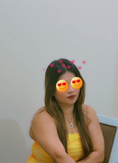 Nidhi - puta in Dubai Photo 3 of 5