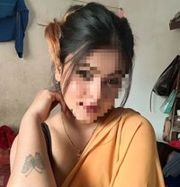 Nidhi - puta in Gurgaon