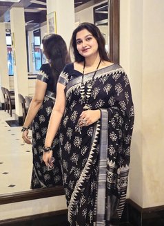 Nidhi - escort in Hyderabad Photo 1 of 3