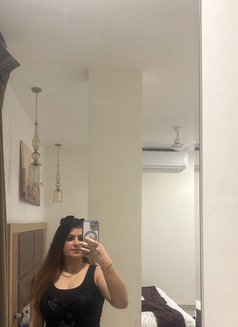 Nidhi - escort in New Delhi Photo 3 of 3