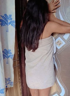 Nidhi - escort in New Delhi Photo 4 of 12