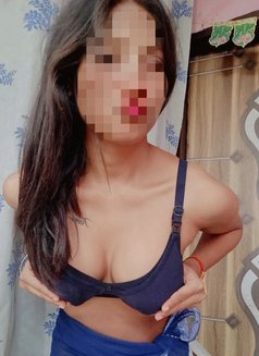 Nidhi - escort in New Delhi Photo 10 of 12