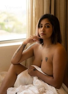 Nidhi - escort in New Delhi Photo 1 of 1