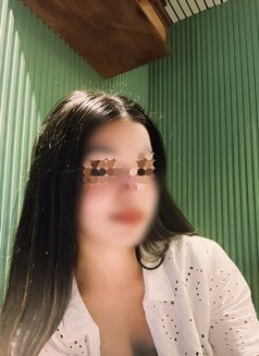 Nidhi Sharma - escort in Navi Mumbai Photo 3 of 5