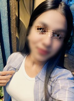 Nidhi Sharma - escort in Navi Mumbai Photo 4 of 5