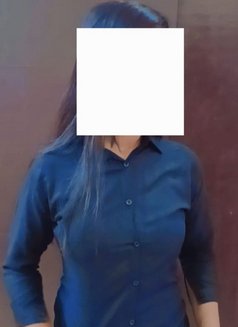 Nidhi Singh - puta in Lucknow Photo 3 of 4