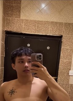 Nido🖤🖤 - Masajista in Riyadh Photo 2 of 7